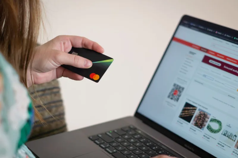 Paywalled Pasts: Is the Genealogy Boom Leaving Everyday Families Behind?